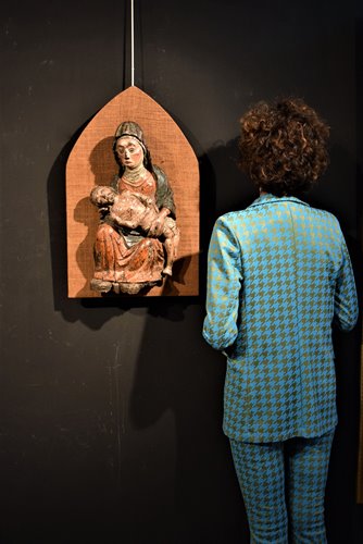 36 / 5.000 Risultati della traduzione Risultato di traduzione Polychrome wooden sculpture "la Pietà"